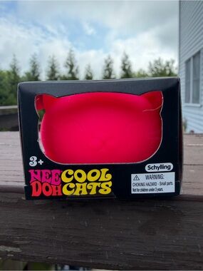 NeeDoh Cool Cats Pink Squeeze by Schylling